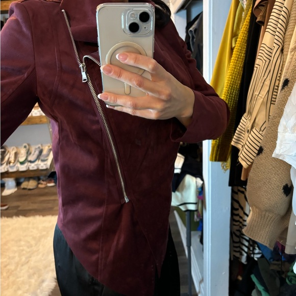 Woman’s NWT Suede look Bomber Coat. Merlot/Burgandy - Picture 3 of 5